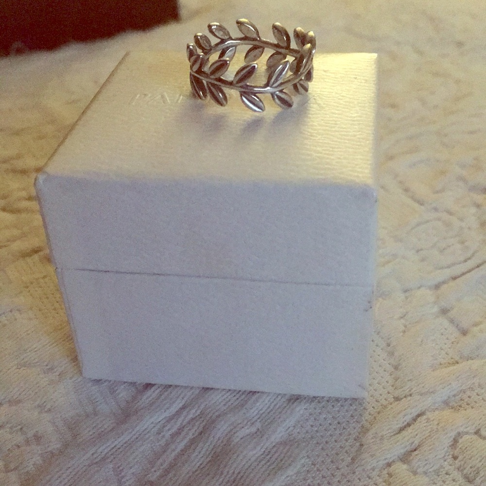 Pandora Ring